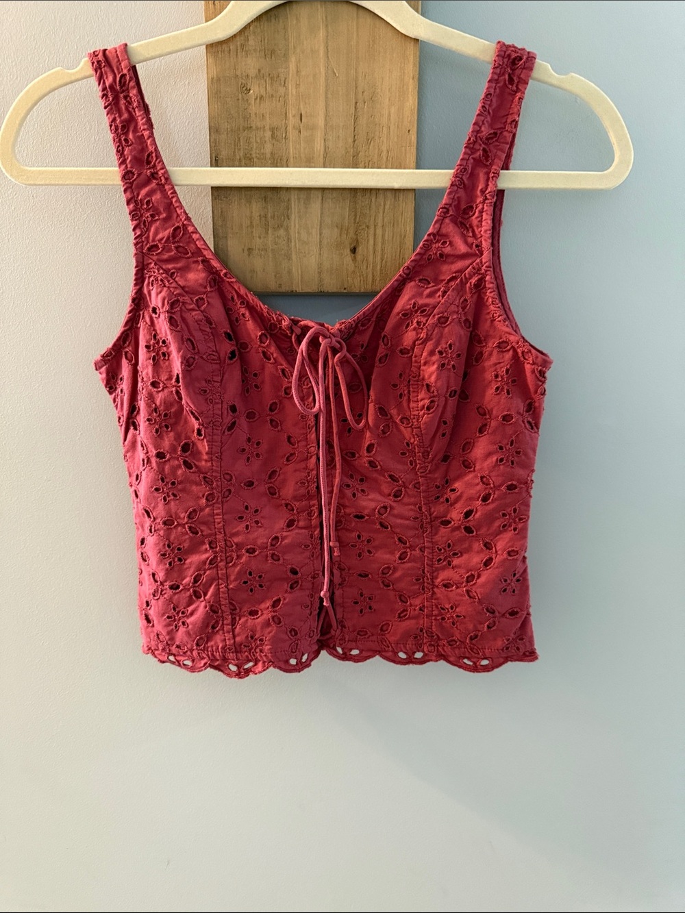 Abercrombie & Fitch Coral Eyelet Tie-Front Cropped Tank